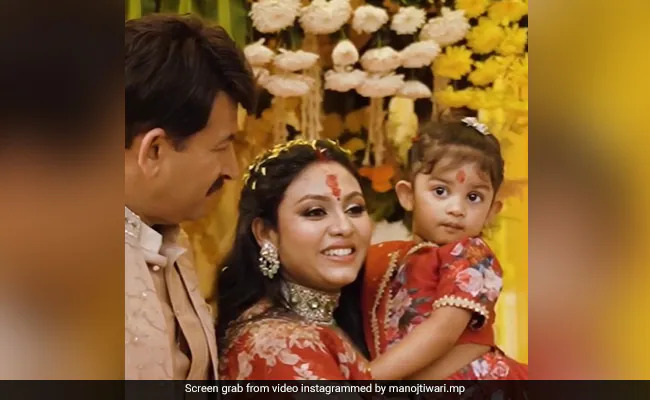 Manoj Tiwari with Wife and Daughter