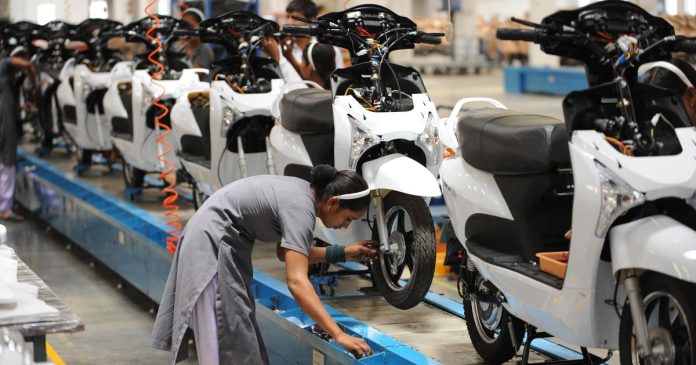 Top 4 Electric Scooter Makers Refund ₹10 crore to Buyers.
